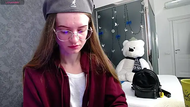 KateJonson online show from November 30, 2025, 7:12 am