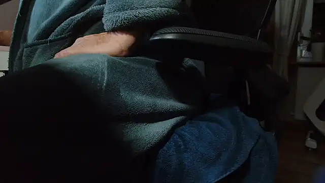 suedel65 online show from September 11, 2025, 4:01 am