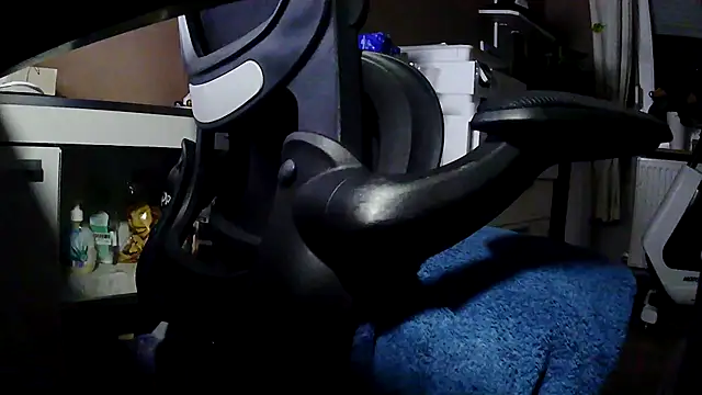 suedel65 online show from November 23, 2025, 4:01 am