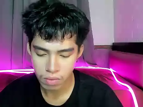 Lightjt04 online show from October 6, 2025, 7:44 pm