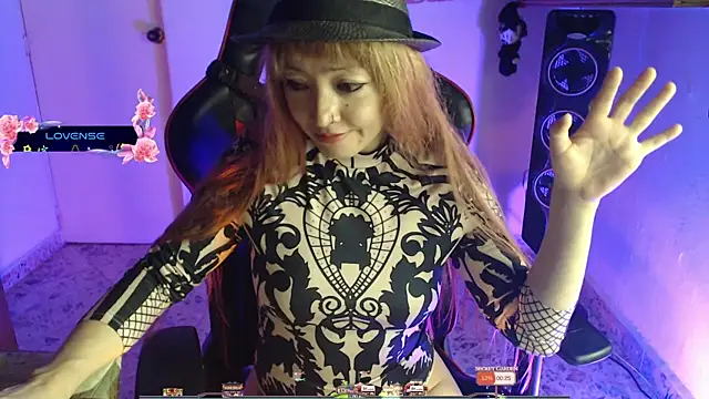 pink-2022 online show from January 10, 2025, 3:16 pm