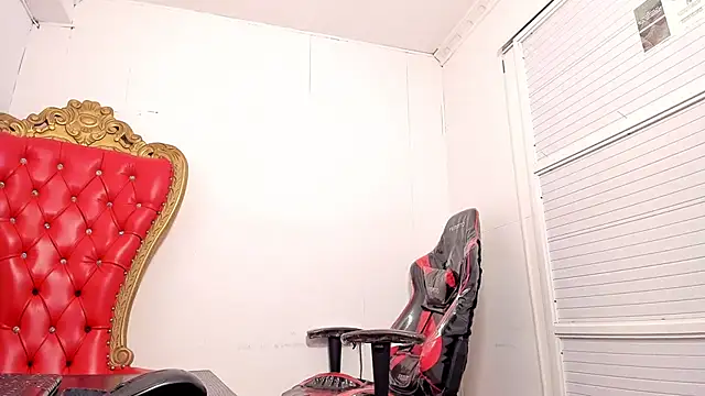 Cleopatra Trans online show from February 14, 2025, 6:40 pm