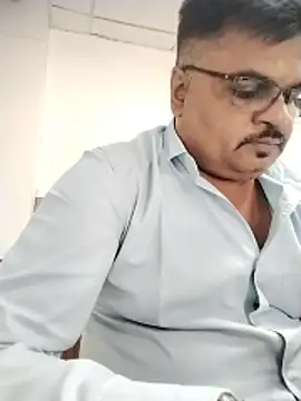 Desi Londa 143 online show from May 21, 2026, 3:41 pm