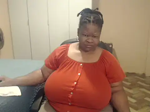 sweetnoziexx online show from May 15, 2026, 4:41 am