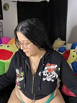 MsConejitaa online show from November 11, 2025, 4:07 pm