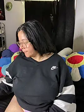 MsConejitaa online show from April 18, 2026, 2:54 pm