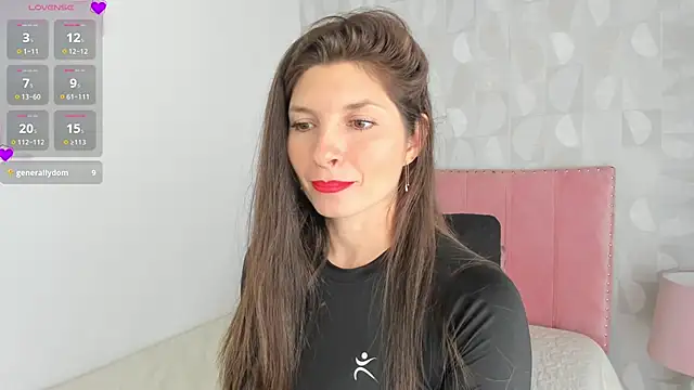 Azahara Amin  online show from October 8, 2025, 5:32 pm