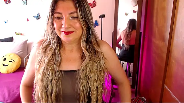 Jolie-Mature online show from March 15, 2026, 5:41 pm