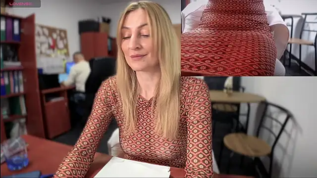 Snapshot of legsLONG chatting on December 12, 2024, 7:52 am legsLONG online show from December 12, 2024, 7:52 am