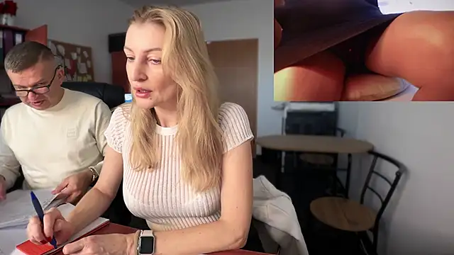 Snapshot of legsLONG chatting on December 27, 2024, 9:28 am legsLONG online show from December 27, 2024, 9:28 am