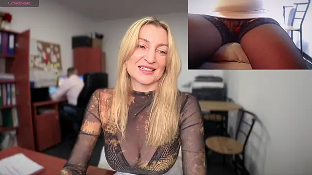 Snapshot of legsLONG chatting on January 20, 2025, 8:09 am legsLONG online show from January 20, 2025, 8:09 am