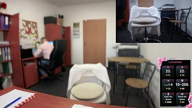 Snapshot of legsLONG chatting on January 28, 2025, 7:32 am legsLONG online show from January 28, 2025, 7:32 am