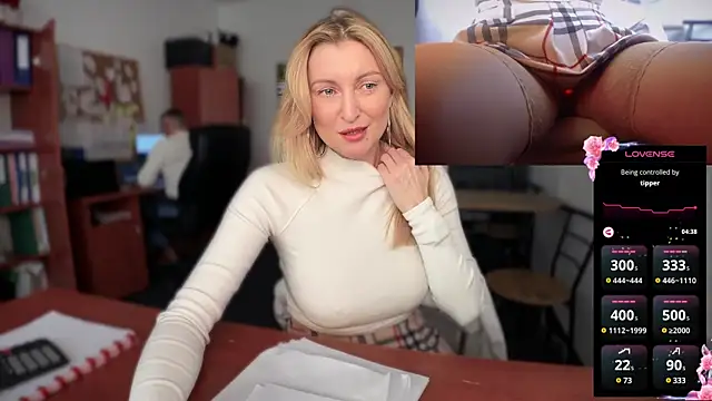 Snapshot of legsLONG chatting on February 10, 2025, 1:44 pm legsLONG online show from February 10, 2025, 1:44 pm