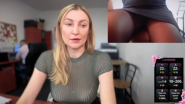 Snapshot of legsLONG chatting on February 11, 2025, 7:44 am legsLONG online show from February 11, 2025, 7:44 am