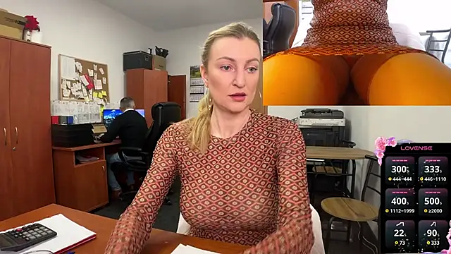 Snapshot of legsLONG chatting on February 18, 2025, 5:53 am legsLONG online show from February 18, 2025, 5:53 am