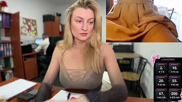 Snapshot of legsLONG chatting on February 19, 2025, 5:16 am legsLONG online show from February 19, 2025, 5:16 am