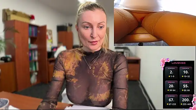 Snapshot of legsLONG chatting on March 13, 2025, 11:08 am legsLONG online show from March 13, 2025, 11:08 am