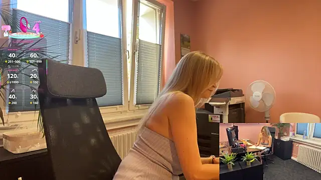 Snapshot of legsLONG chatting on September 20, 2025, 5:52 am legsLONG online show from September 20, 2025, 5:52 am