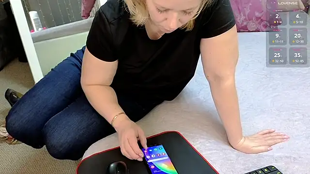 Lorabigass online show from January 17, 2025, 9:28 am