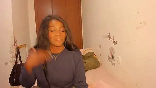 viioolleettaa online show from April 7, 2026, 7:03 pm