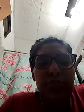 DanielleEvans  online show from February 11, 2025, 10:39 pm