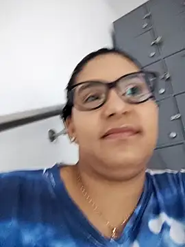 DanielleEvans  online show from February 13, 2025, 11:17 am