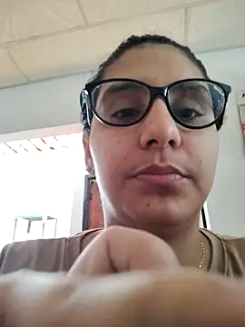 DanielleEvans  online show from February 21, 2025, 2:06 pm