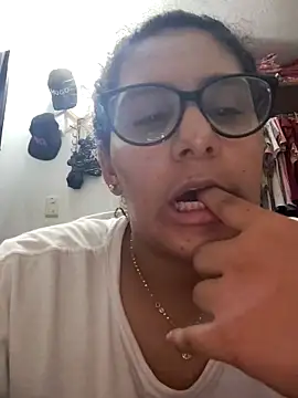 DanielleEvans  online show from March 4, 2025, 12:07 am