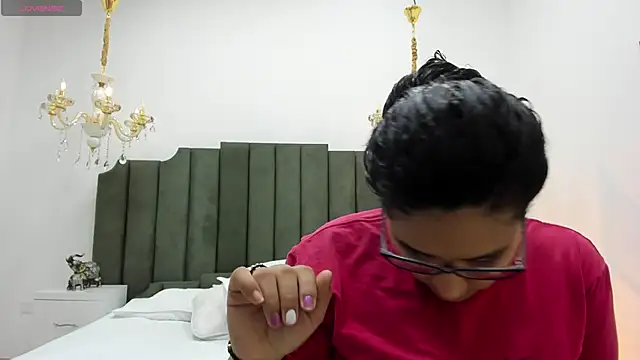 DanielleEvans  online show from March 8, 2025, 11:16 am