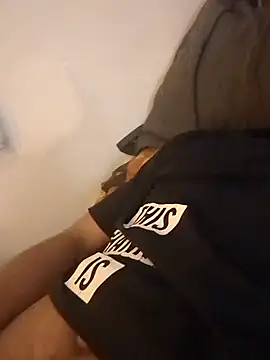 Snapshot of _IRRESISTIBLE_ chatting on February 5, 2025, 7:20 pm IRRESISTIBLE online show from February 5, 2025, 7:20 pm