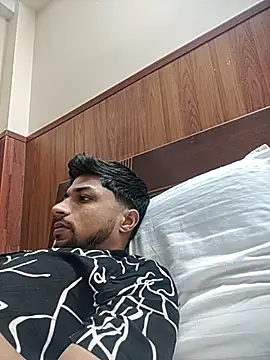 Snapshot of _IRRESISTIBLE_ chatting on October 6, 2025, 2:03 pm IRRESISTIBLE online show from October 6, 2025, 2:03 pm