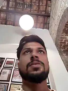 Snapshot of _IRRESISTIBLE_ chatting on December 14, 2025, 7:58 am IRRESISTIBLE online show from December 14, 2025, 7:58 am