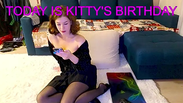 Snapshot of Love_plat1na chatting on December 4, 2024, 3:26 am Love plat1na online show from December 4, 2024, 3:26 am