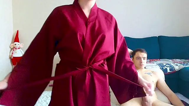 Snapshot of Love_plat1na chatting on January 22, 2025, 11:12 am Love plat1na online show from January 22, 2025, 11:12 am