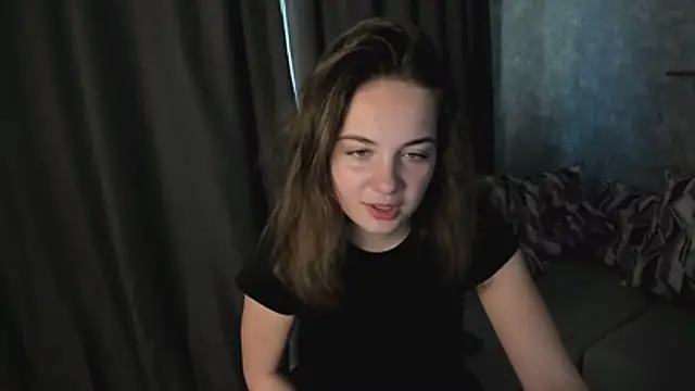Snapshot of KristinaLoison chatting on May 19, 2026, 3:40 pm KristinaLoison online show from May 19, 2026, 3:40 pm