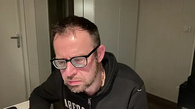 FABIOGLASSES online show from February 9, 2025, 12:17 am