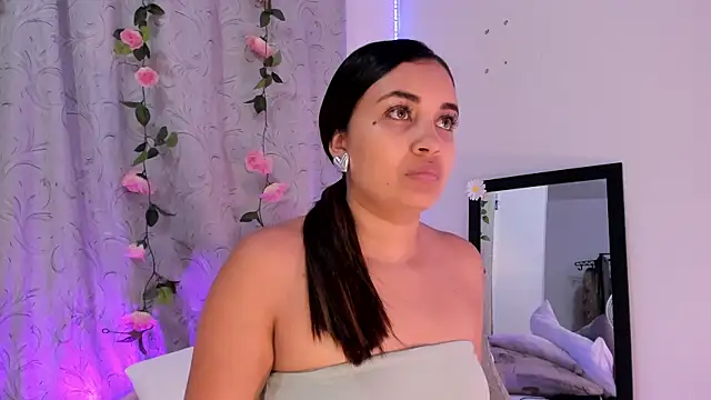 aisha es online show from January 8, 2025, 10:16 pm