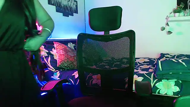 The Divine Love online show from December 1, 2024, 7:14 pm