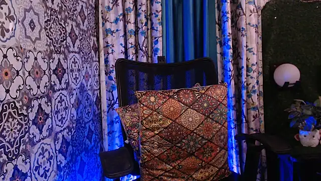 The Divine Love online show from April 19, 2026, 7:16 pm