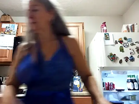 EvaRobinson online show from January 18, 2025, 4:31 pm