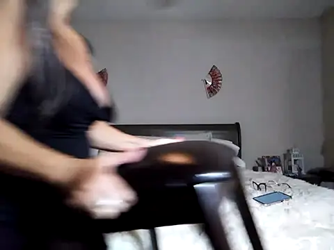 EvaRobinson online show from February 14, 2025, 12:51 am