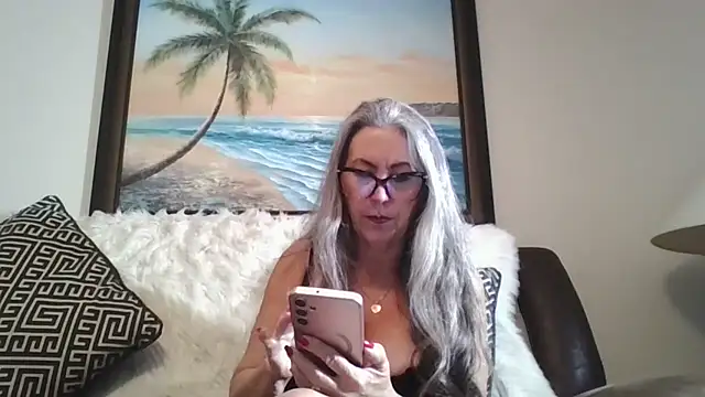 EvaRobinson online show from February 19, 2025, 12:14 am