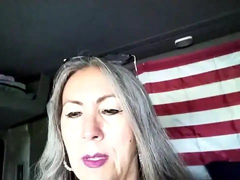 EvaRobinson online show from March 19, 2025, 11:36 pm