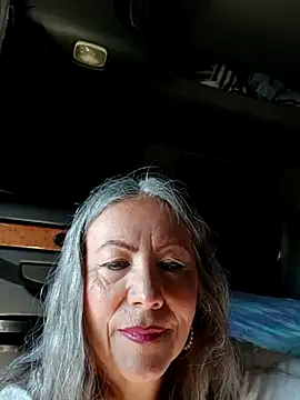 EvaRobinson online show from March 20, 2025, 2:32 pm