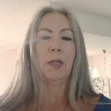 Snapshot of EvaRobinson chatting on May 12, 2026, 6:49 pm EvaRobinson online show from May 12, 2026, 6:49 pm
