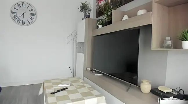 HeteroOli online show from February 15, 2025, 4:45 pm