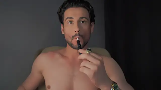 Keen   Luckystrike online show from December 15, 2024, 6:07 am