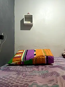 laisviana21 online show from October 17, 2025, 6:54 pm