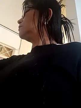 kelly dirty  online show from March 12, 2025, 7:49 pm