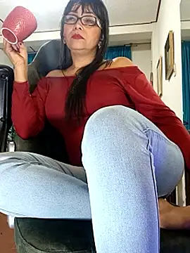 kelly dirty  online show from April 21, 2026, 1:42 am